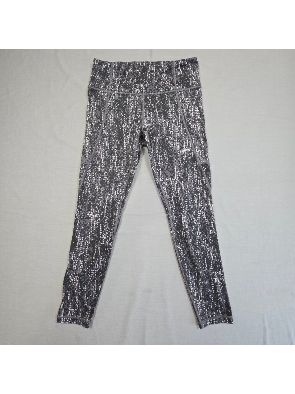 Athleta Medium Womens High-Rise Cropped Leggings Black Gray Animal Print